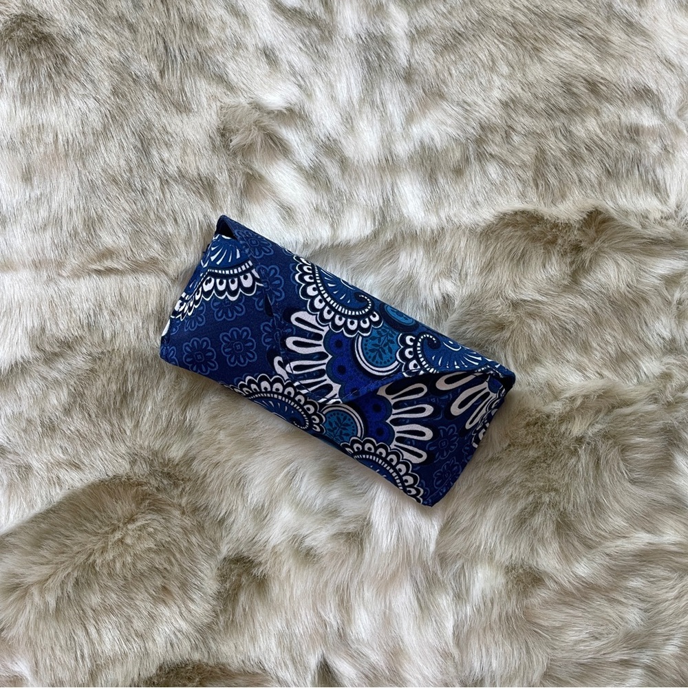 NWOT Vera Bradley Blue and White Sunglass Case